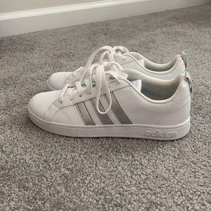 Size 8 Women’s white and silver Adidas sneakers